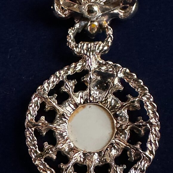 VINTAGE Bejeweled Mother of Pearl Pocket Watch Brooch/Pin - Picture 3 of 3